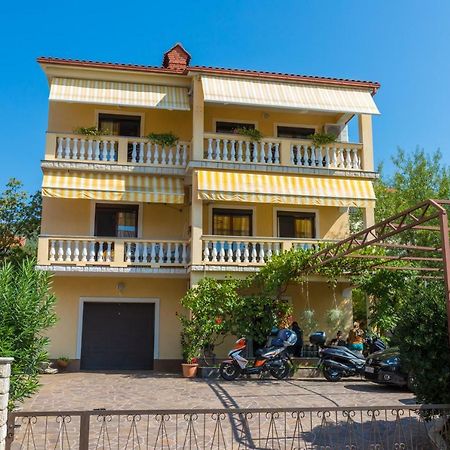 Apartman Laura Selce Esterno foto