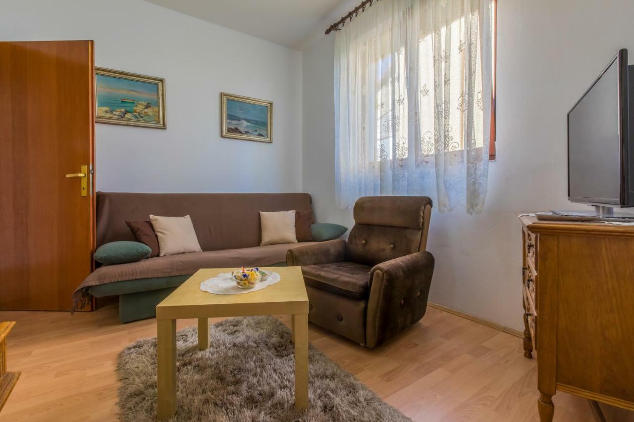 Apartman Laura Selce Esterno foto