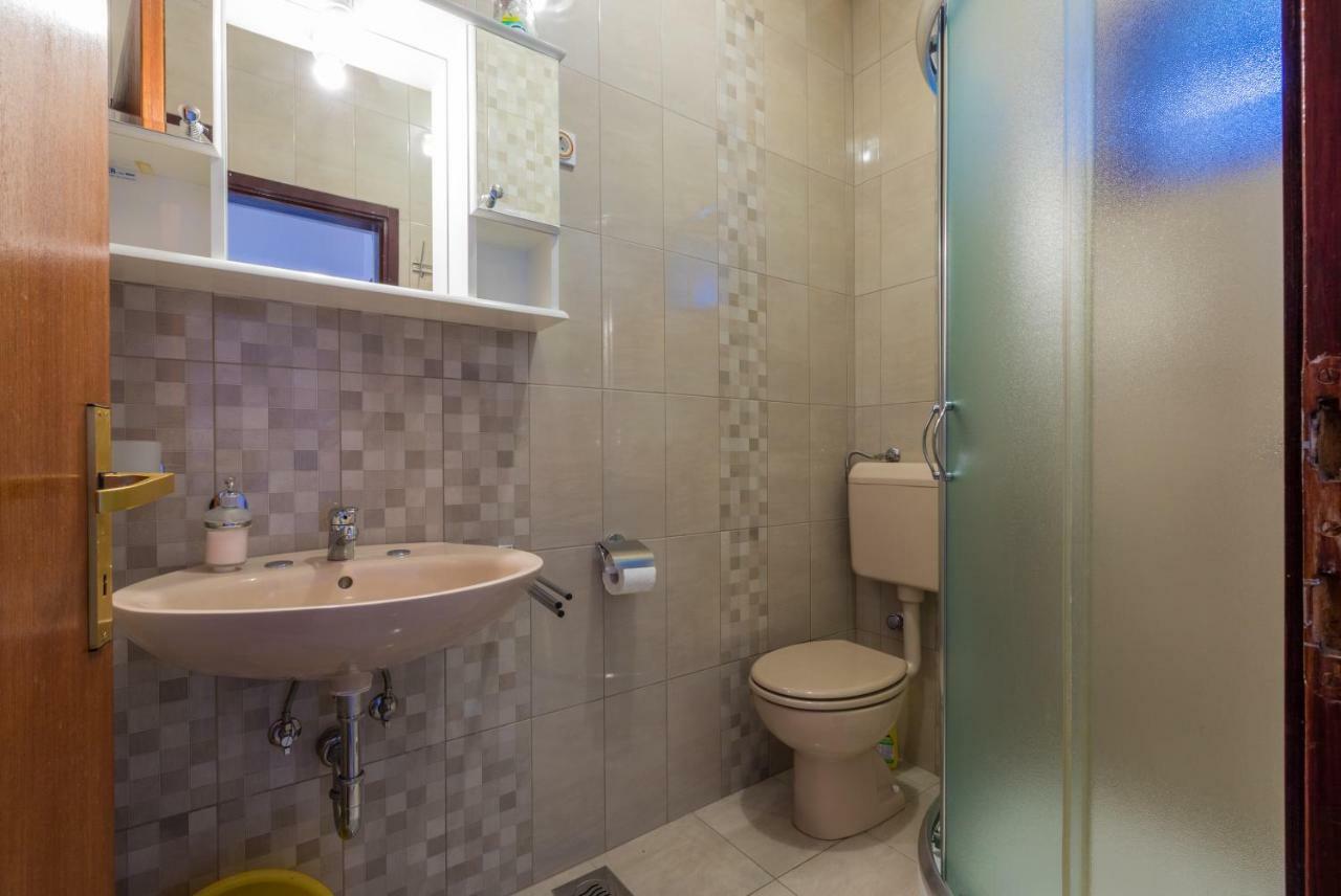 Apartman Laura Selce Esterno foto