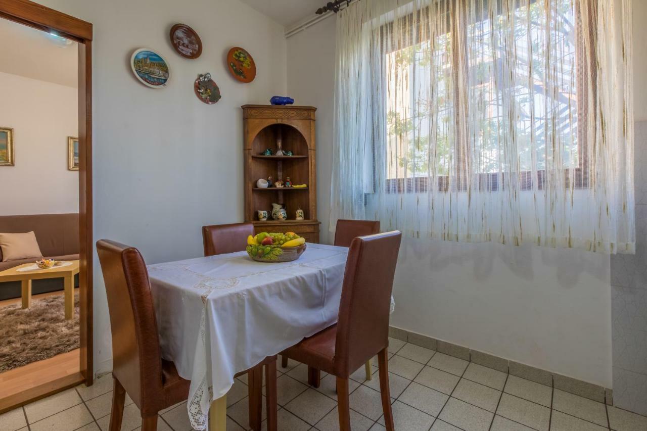 Apartman Laura Selce Esterno foto